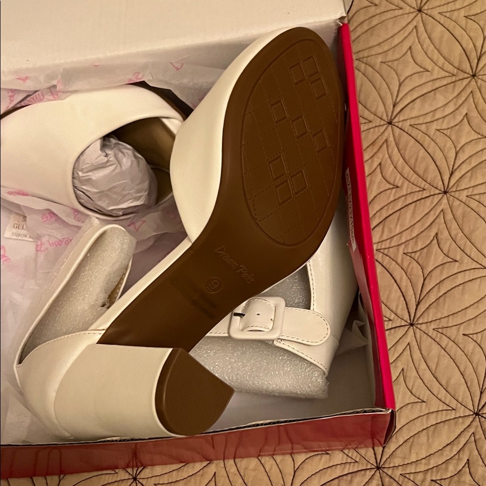 Dream Pairs Cream Block Ankle Strap Heels - Picture 4 of 6